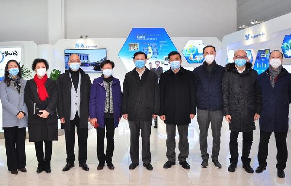 上海市委常委、常務副市長陳寅調(diào)研市抗疫醫(yī)療物資保障基地