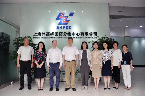 上海自貿(mào)區(qū)管委會(huì)副主任、保稅區(qū)管理局局長章曦一行赴外醫(yī)銷調(diào)研